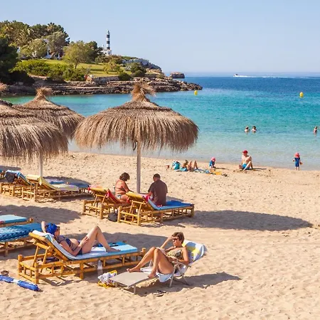Spectacular Views Beside The Beach. Portocolom Apartment